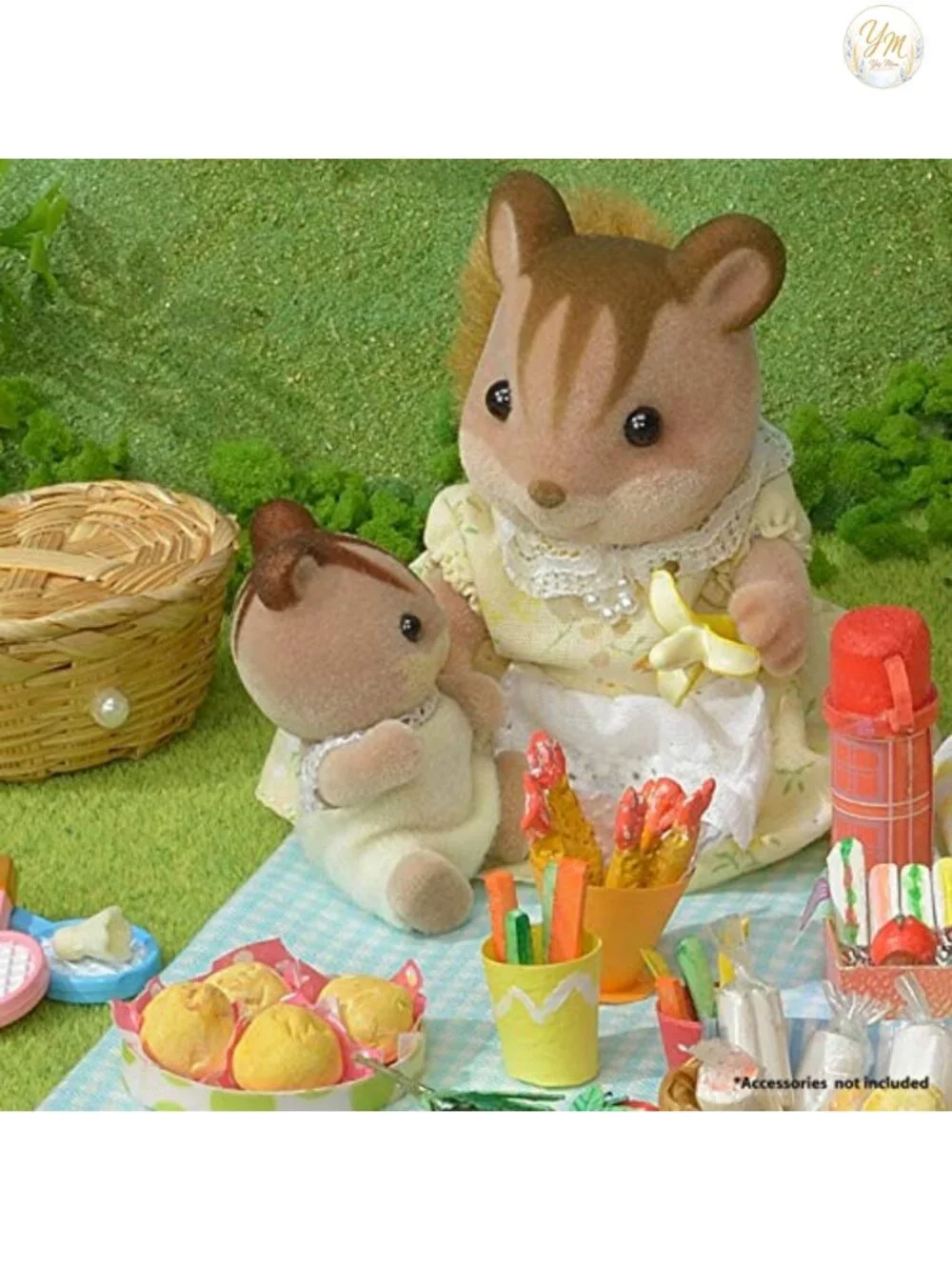 4-Piece Walnut Squirrel Family Collectible Doll Set with Removable Clothing